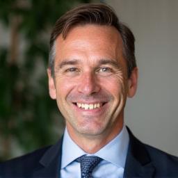 Portrait de Monsieur Jean-Luc Dubois, Fondateur et Gérant de Terre Élan Rénovation.